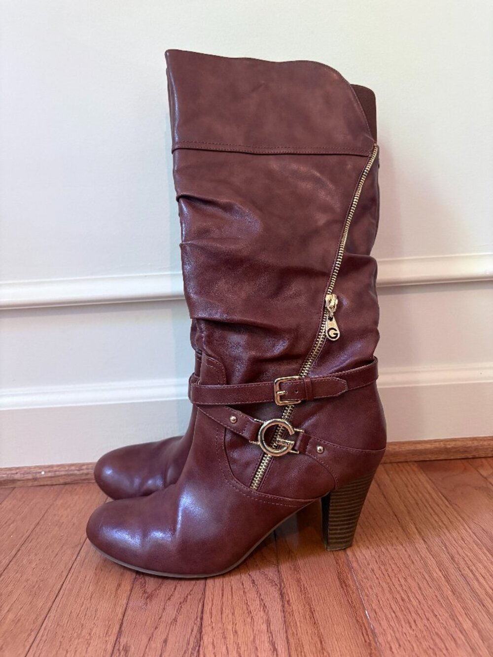 GUESS Brown Knee High Heeled Boots Gold Hardware Size 8